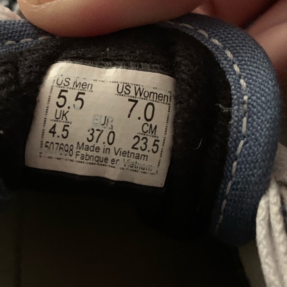 Vans - Picture 4 of 4